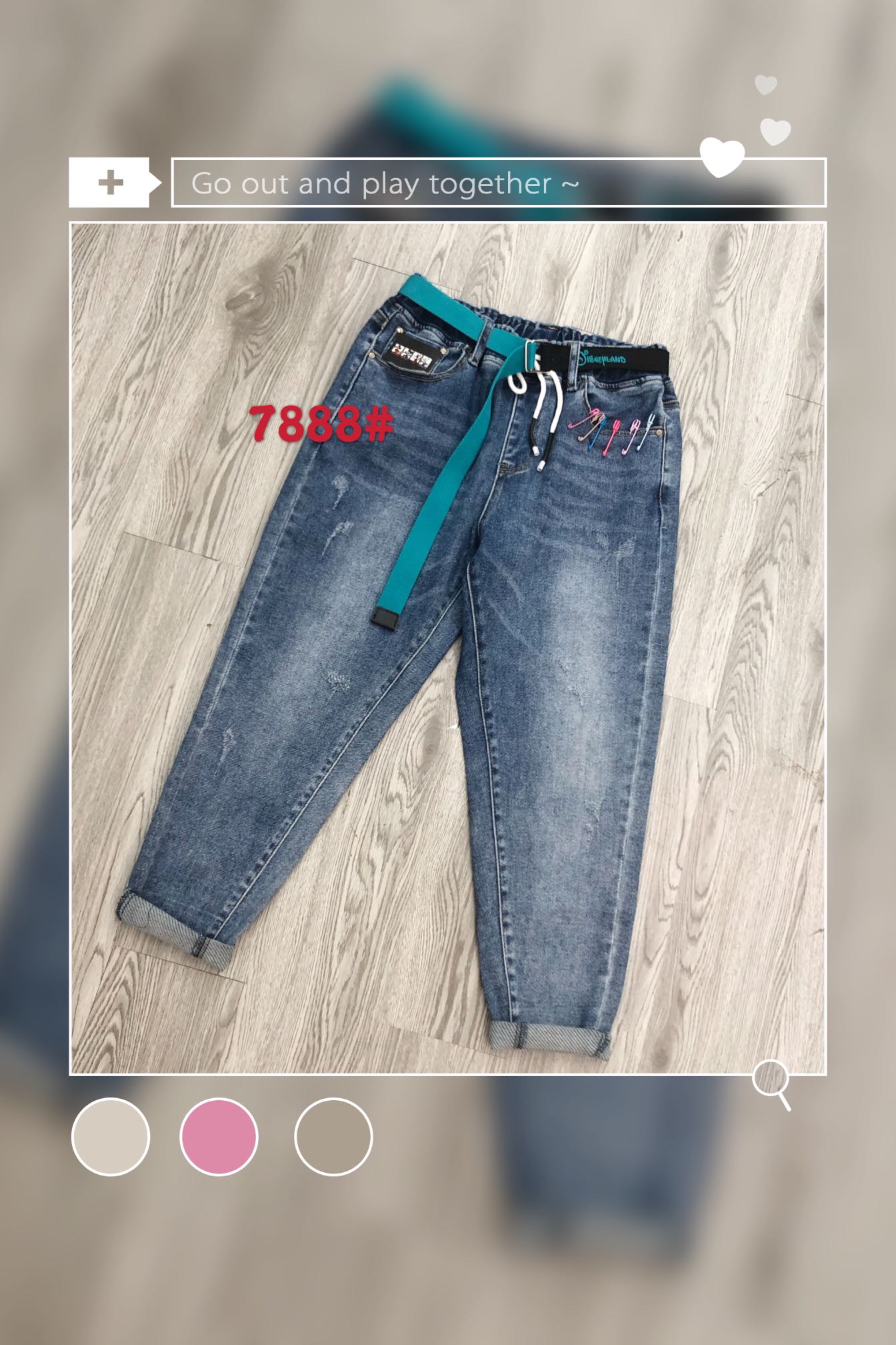 Denim sample 02: blue jeans with a multicolour belt